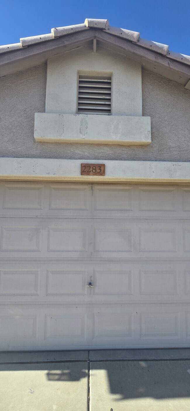 Photo - 2283 E 39th Ave