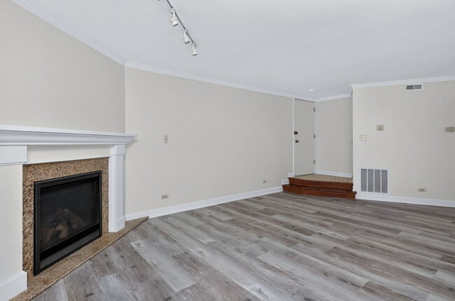 1753 Plymouth Ct