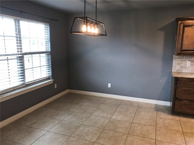 Photo - 709 Olivia Ln