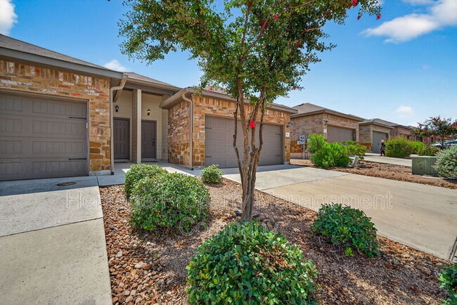 Photo - 139 Joanne Cv House