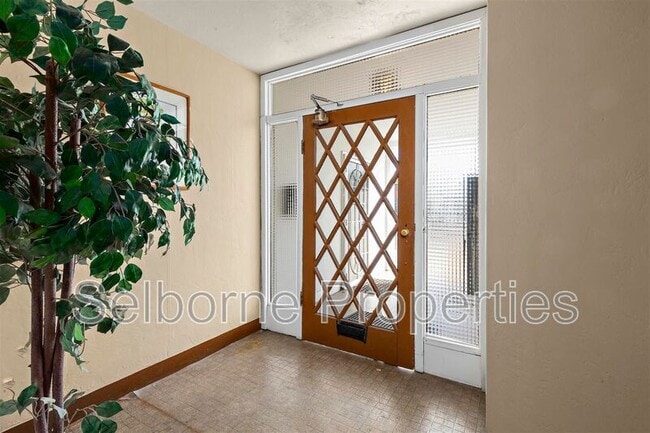 Photo - 369 Colusa Ave