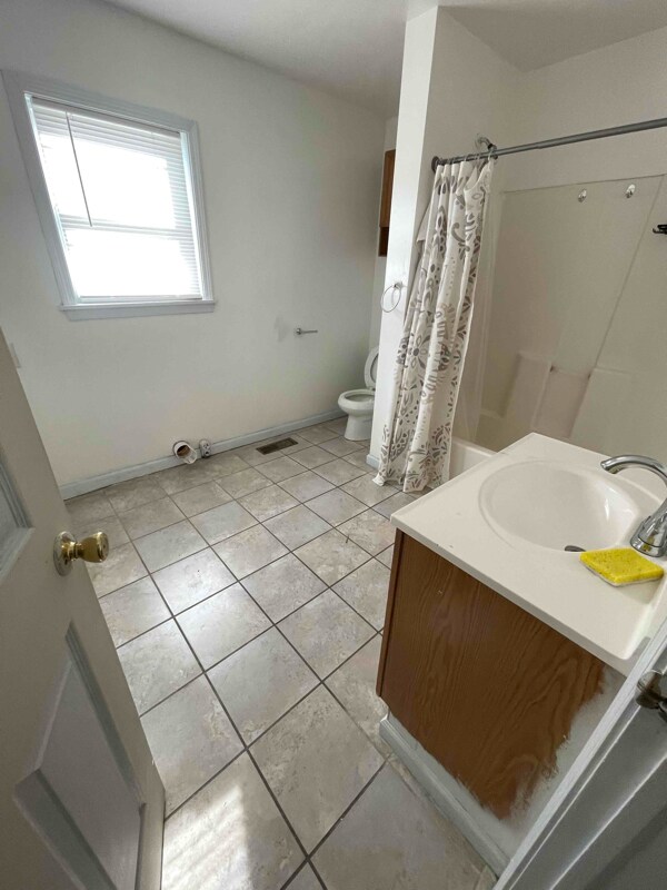 Photo - 1089 N Main St Unit lower