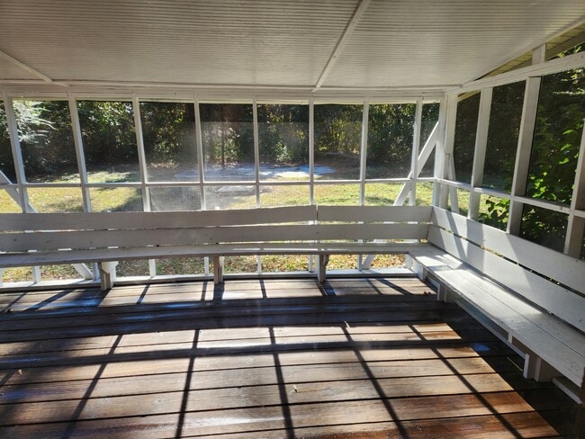 Photo - 4906 Lord Byron Rd