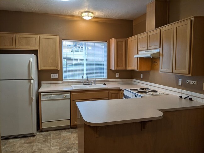 Building Photo - Great Location! 3-Bedroom, 2-Bath Duplex In Eugene!