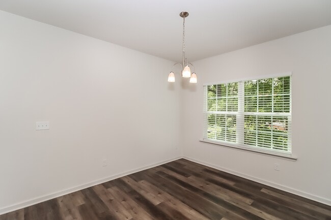 Photo - 2529 Oakdale Rd