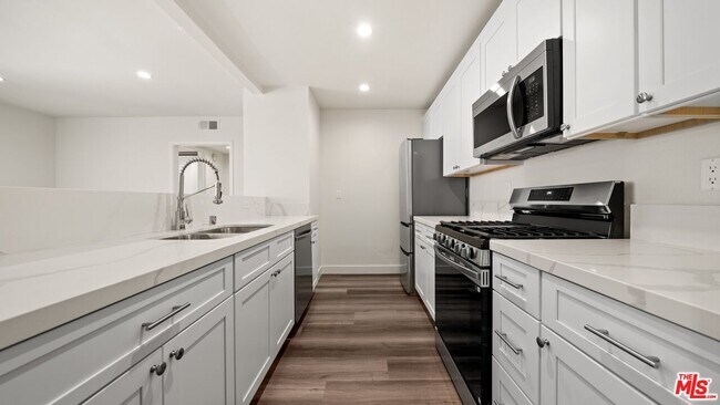 Photo - 7453 Haskell Ave Unit 9