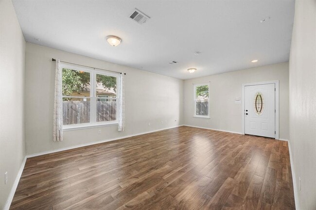 Photo - 4409 Woodstock Dr