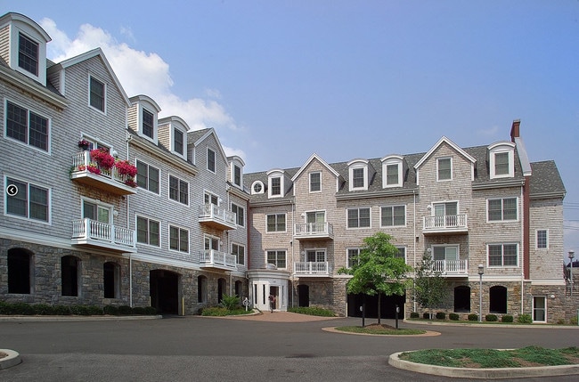 Spinnaker Wharf