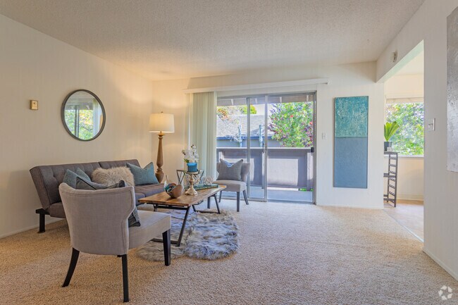 1X1 - Washington Square Apartments