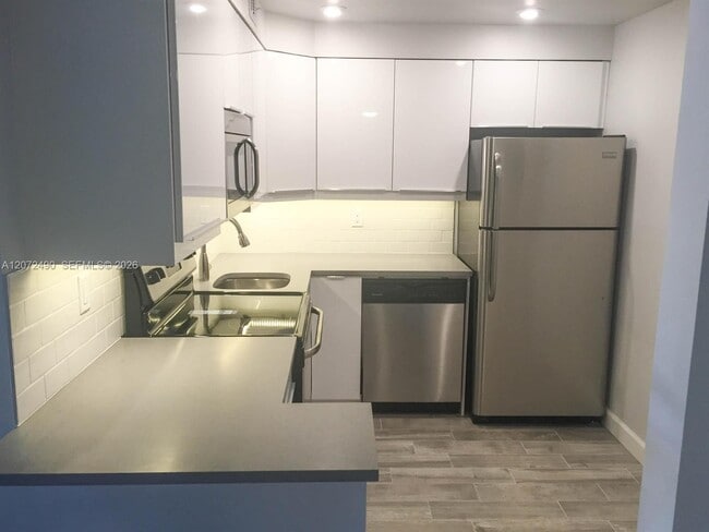 Photo - 470 NW 20th St Unit 201