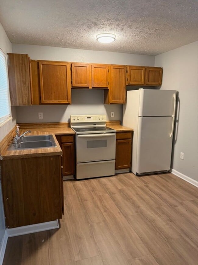 Photo - Sevierville 37862 - 2 bedroom, 1 bath apartment - Call Linda Meese (865) 591-6004
