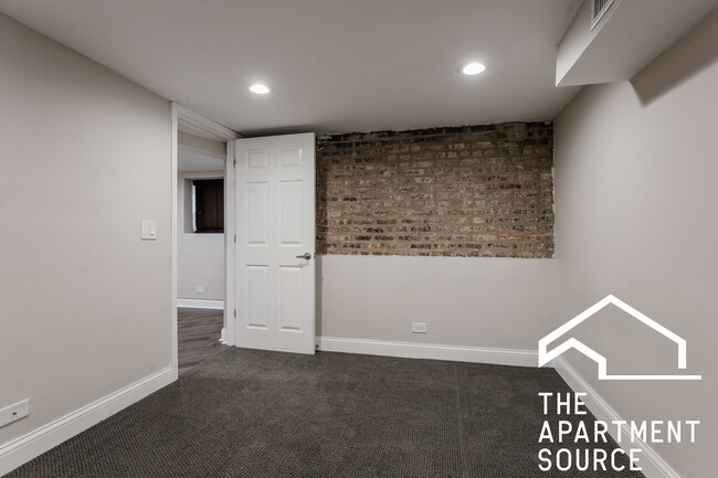 Photo - 1636 W Roscoe St Unit G