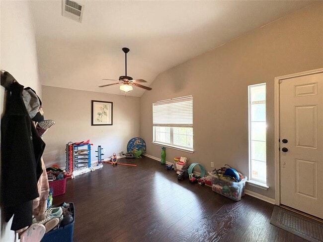 Photo - 2204 Bakers Way