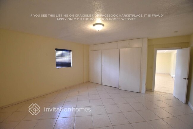 Photo - 623 W 63rd Dr