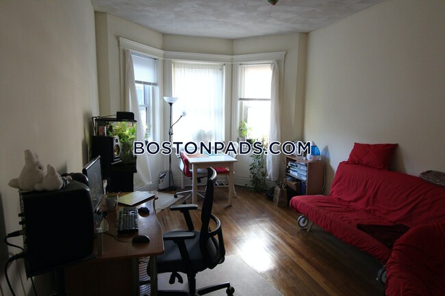 Photo - 109 Queensberry St Apartment Unit 3