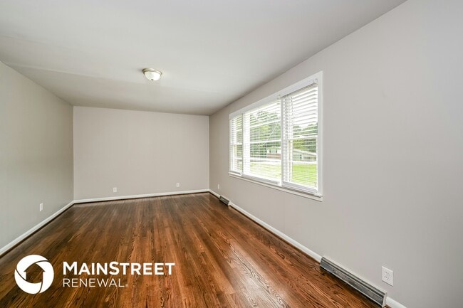 Photo - 830 Heflin Ave E
