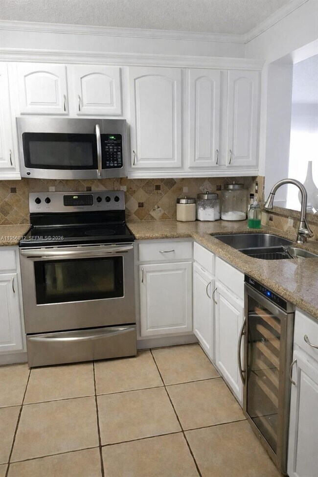 Photo - 15761 SW 137th Ave Unidad 202