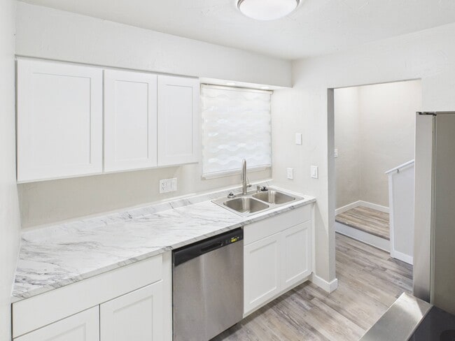 Photo - 1044 Coronado Pkwy S