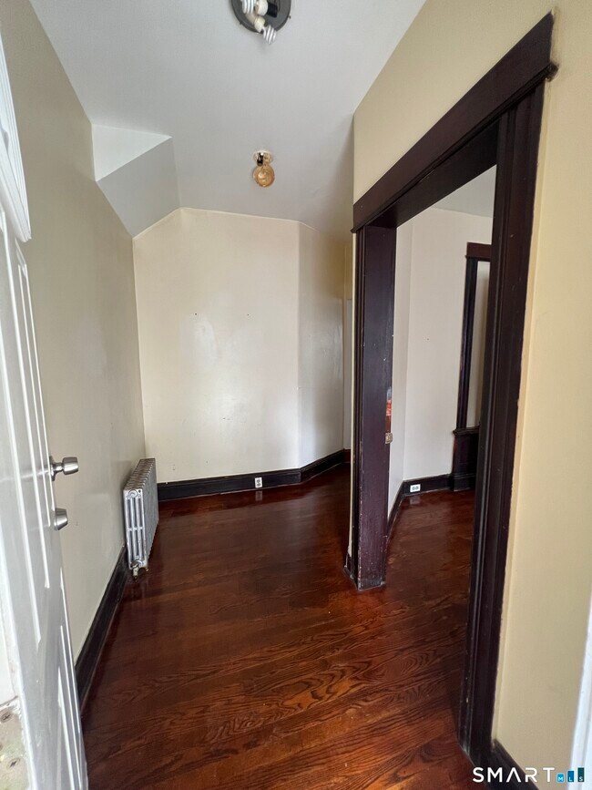 Photo - 980 Howard Ave