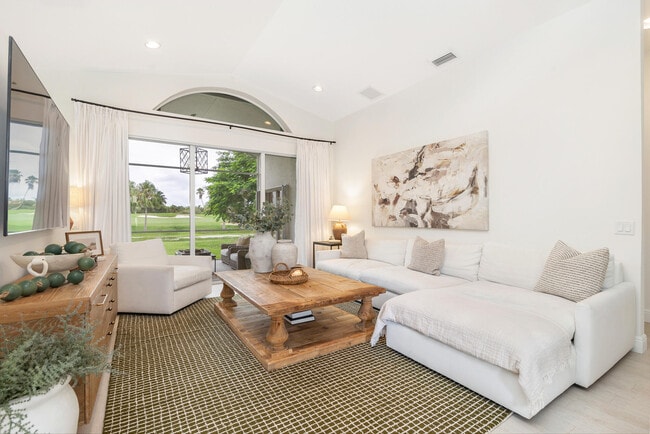 Building Photo - 1839 S Club Dr Rental