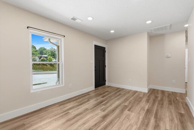 701 N F St Unit B