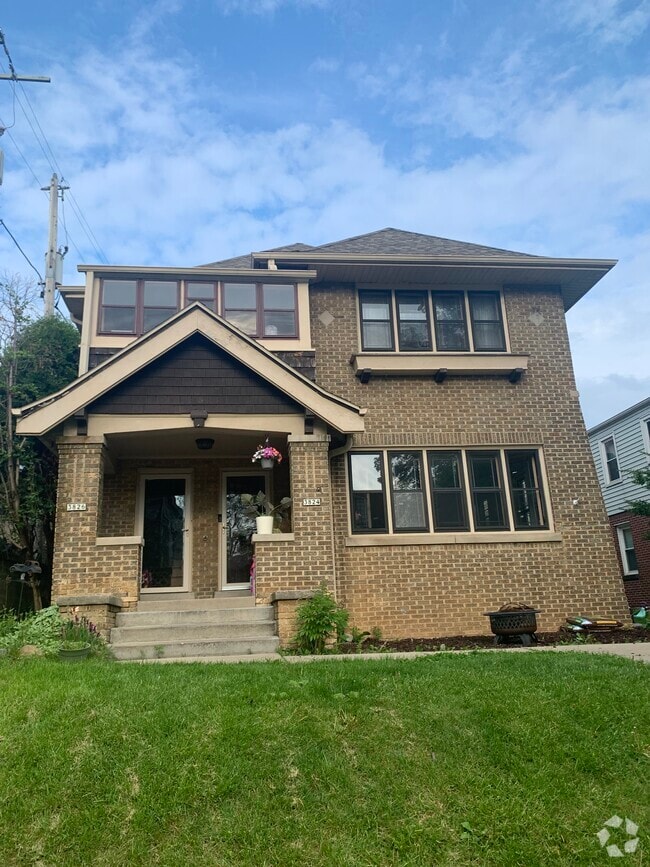 Building Photo - 3824 N Bartlett Ave Rental