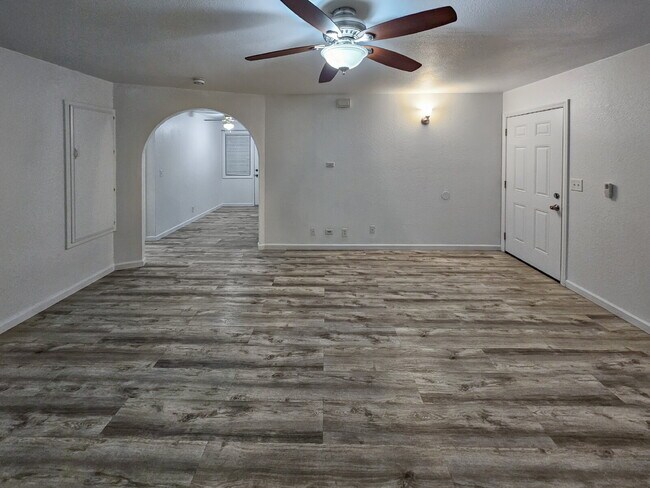 Photo - 117 S Silver Ridge St