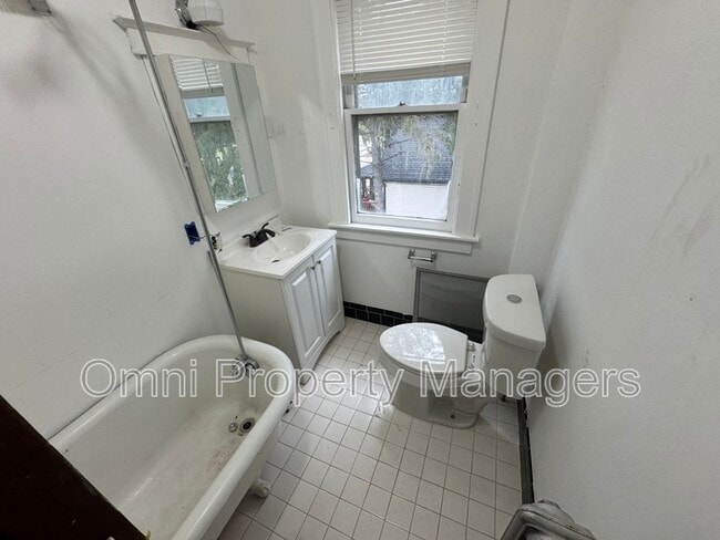 Photo - 8421 E 10 Mile Rd