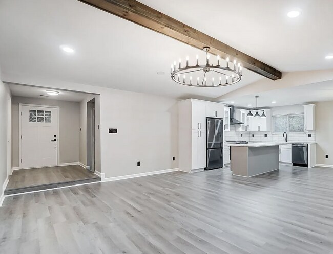 Photo - Location! Location! Welcome to your dream ...