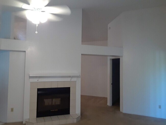 Photo - Lovely 3 Bedroom 2 Bathroom HOME!!!