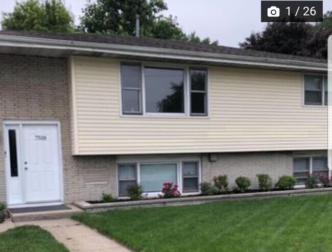 Photo - 7518 Grand Ave Unidad Upper level