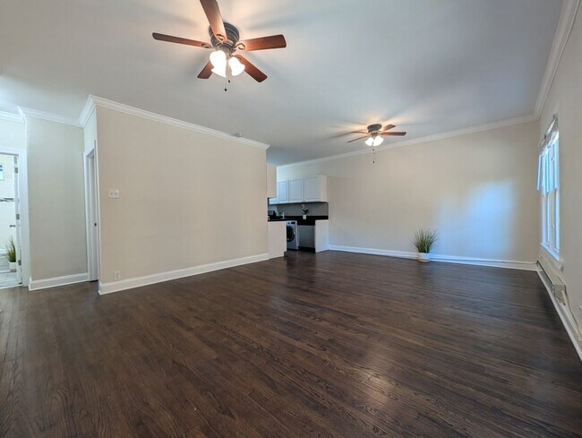 Building Photo - 732 W Roscoe St Unit 3N