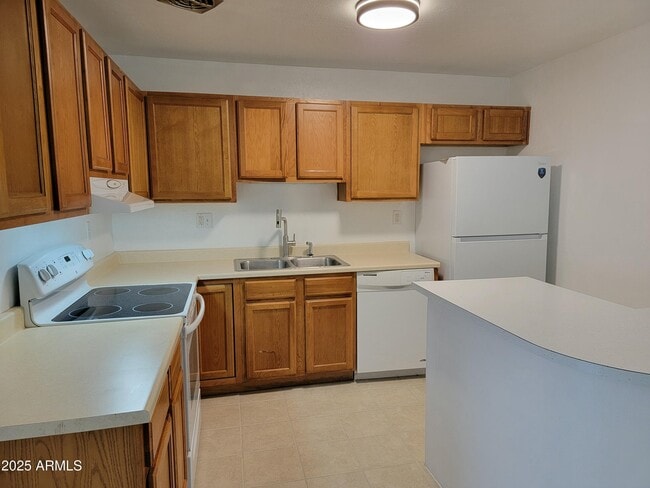 Building Photo - 621 E Papago Dr Rental