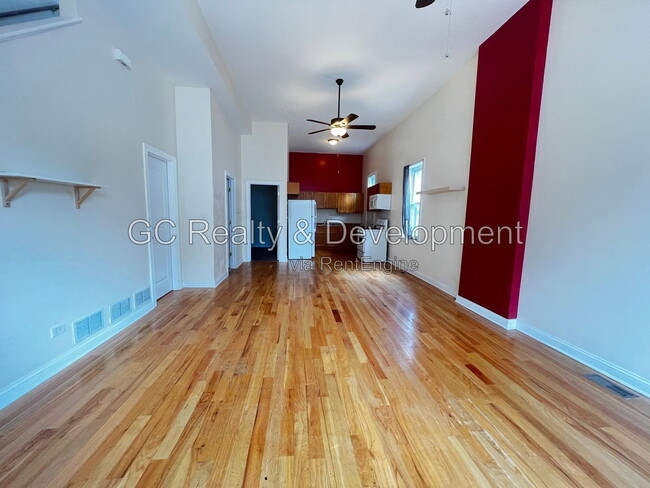 1512 W 17th St