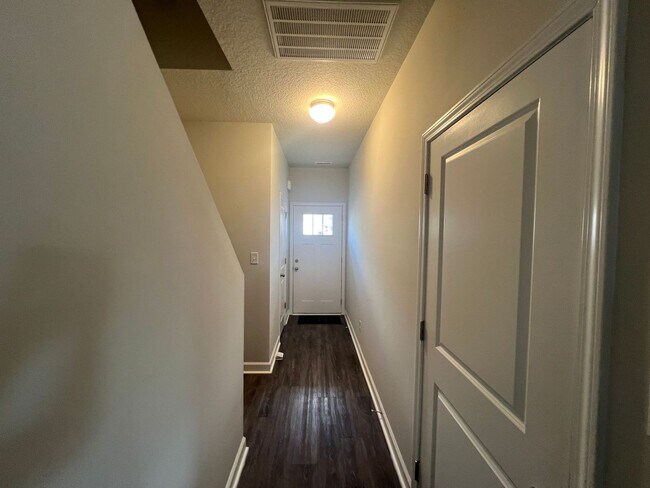 Photo - 210 Shallowbag Bay Ln