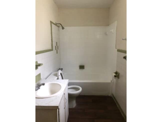Building Photo - 671 Olive unit Rd Rental