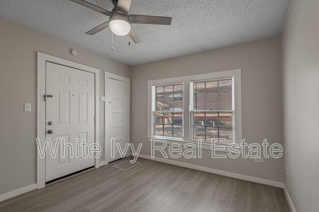 Photo - 811 B Sam Houston Ave Unit B