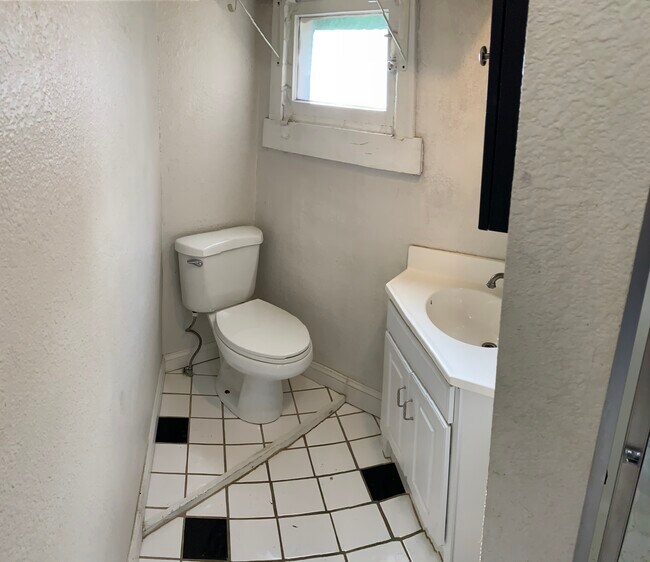 Photo - 2 Elk St Unit B