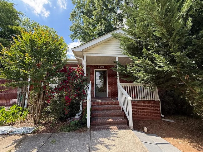 Building Photo - 2605 Grimes St Unit 2 bedroom home