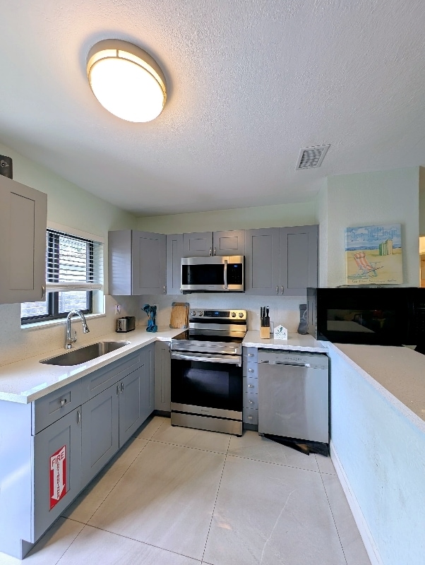 Photo - 700 SE 14th Ct