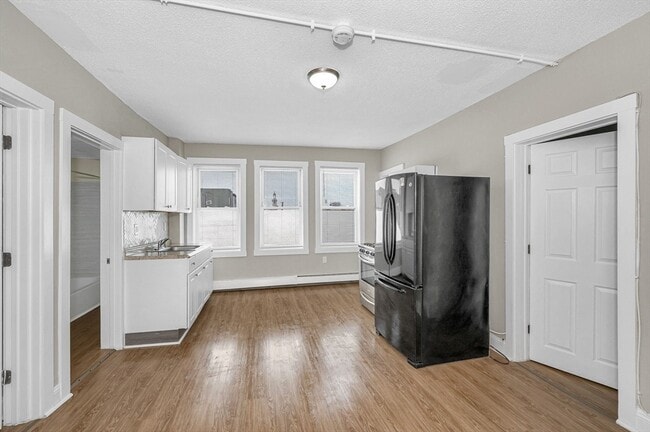 Photo - 50 1/2 Common St Unidad 5