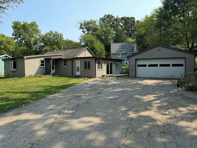 Building Photo - City Close, Country Feel – Charming Madiso... Rental