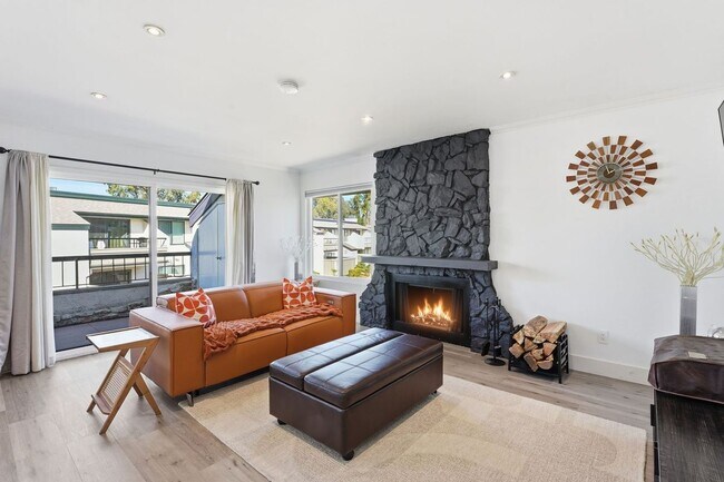 Photo - 450 W Vermont Ave