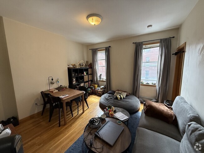 Building Photo - 712 Commonwealth Ave Unit 3 Rental