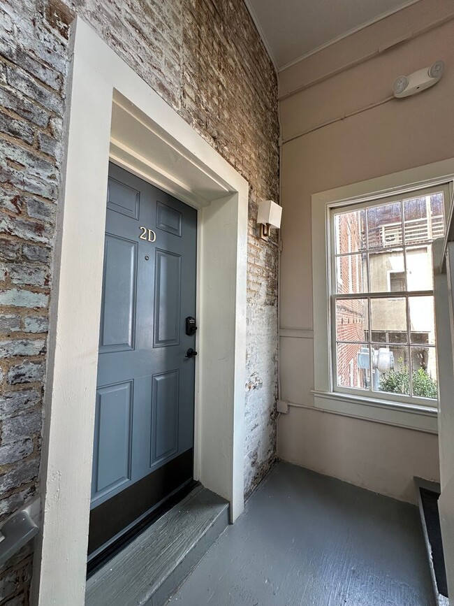 Building Photo - Coming soon! Charming 2 Bed 1 Bath Apartment in Downtown Fredericksburg