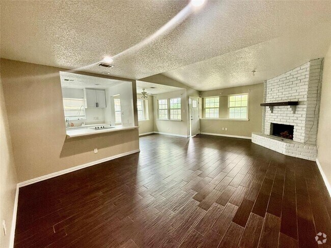 Building Photo - 8818 Fern Valley Dr Rental