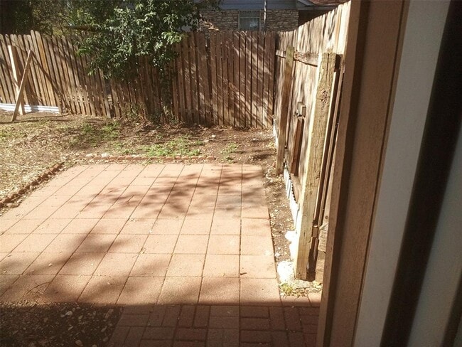 Photo - 907 Sirocco Dr Townhome