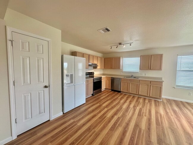 Photo - NEW IN MANAGEMENT - AVAILABLE NOW