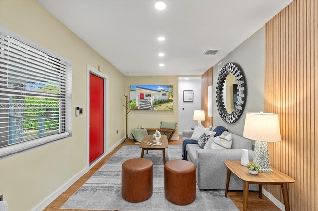 Photo - 220 NW 134th St