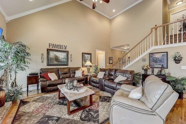 Photo - 6040 Sanmar Dr